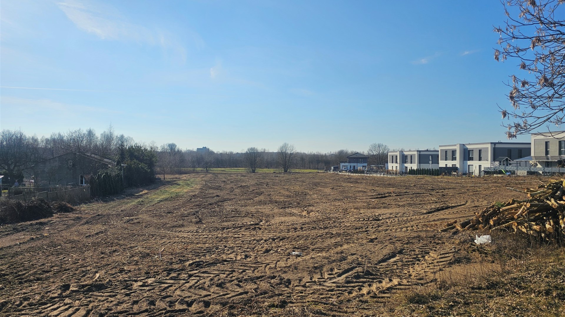 Działka na sprzedaż